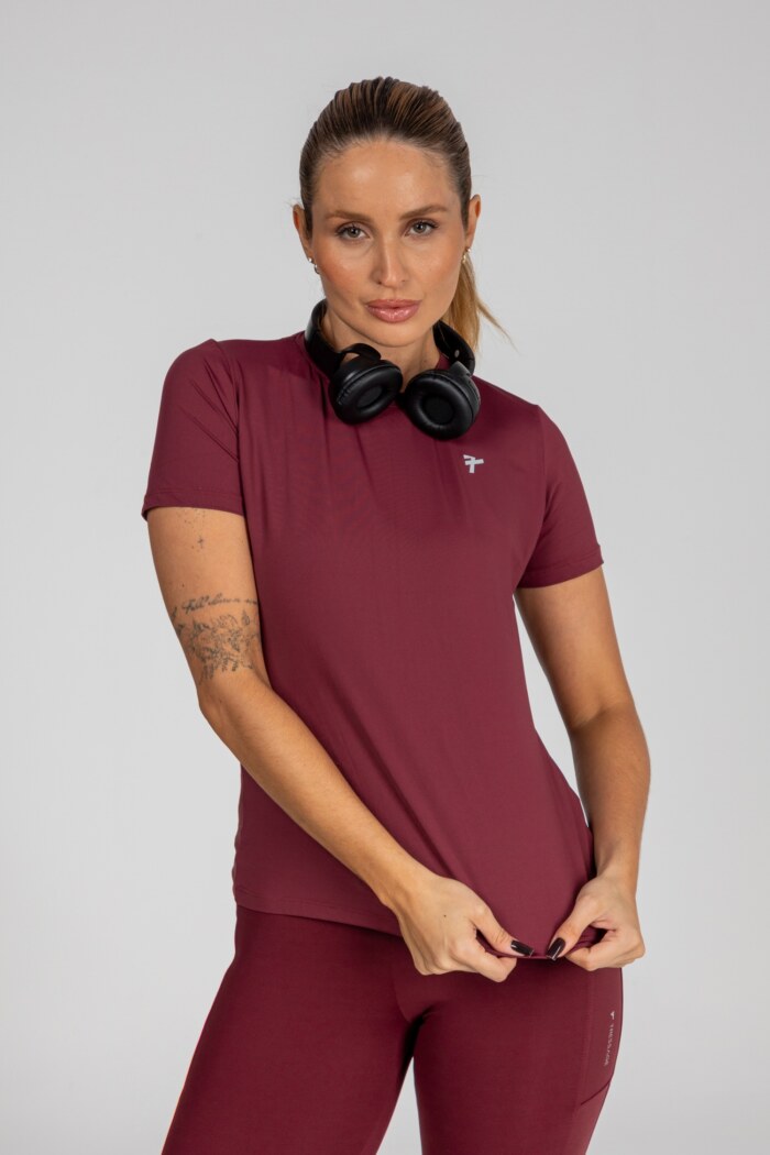 Camiseta Feminina Slim Fit Manga Curta