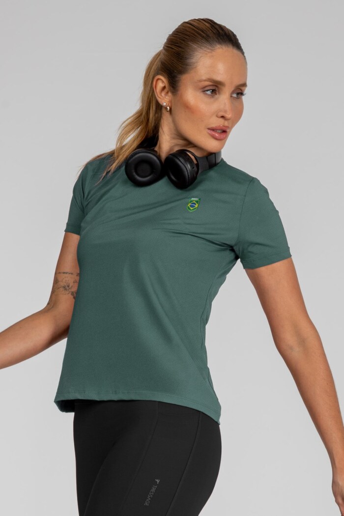 Camiseta Feminina Slim Fit Manga Curta Brasil